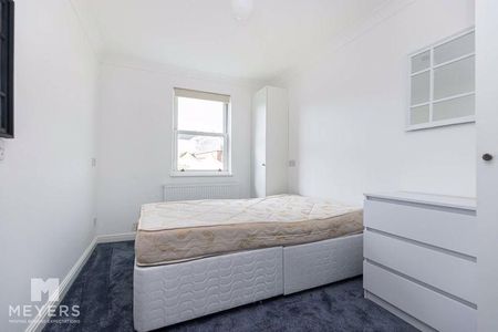 3 bedroom apartment to rent - Photo 4