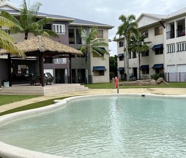 Furnished 2 Bed, 2 Bath Apartment in Resort-Style Complex - Photo 4