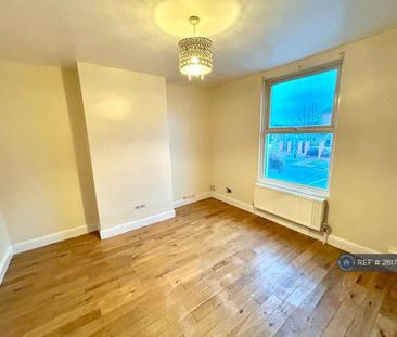 3 bedroom terraced house to rent - Photo 6