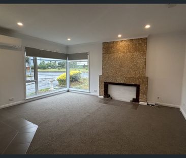 Three bedroom Family Home - Photo 1