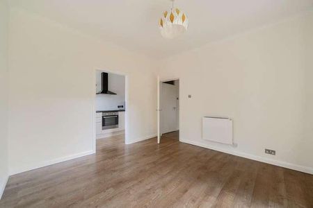 Sunbury, Surrey, TW16 - Photo 4