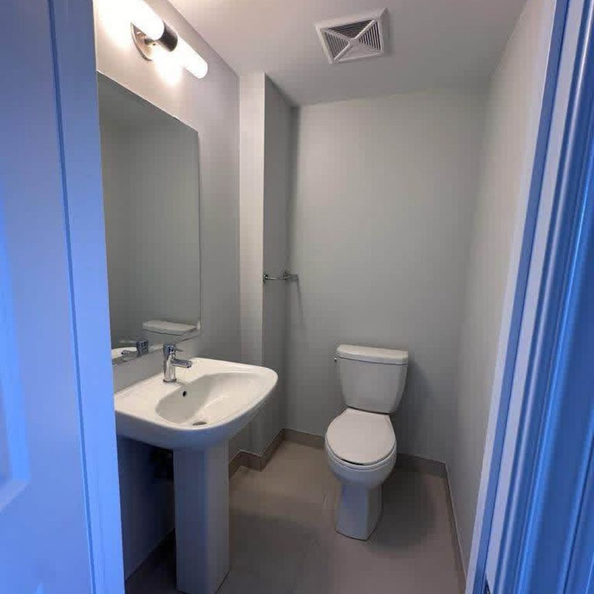 For Lease - 349 Wheat Boom Drive Unit# 345, Oakville, Ontario - Photo 1