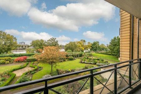 Wyatt Drive, Castelnau, SW13 - Photo 2