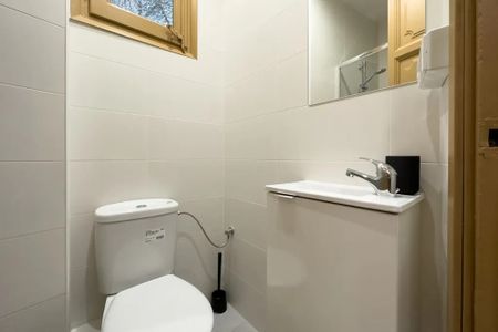 Carrer de Jonqueres, Barcelona, Catalonia 08003 - Photo 3