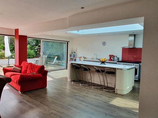 4 bedroom detached house to rent - Photo 1