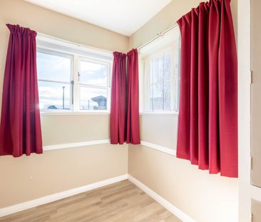 Three Bedroom Home On Keppel Street! - Photo 2