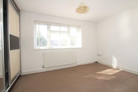 3 bedroom end of terrace house to rent - Photo 2