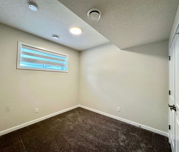 2207 Muckleplum Crescent SW - Photo 5