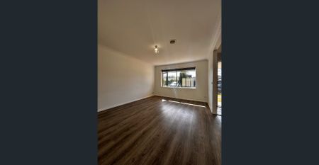 Large Three Bedroom, Quiet Location! - Photo 2