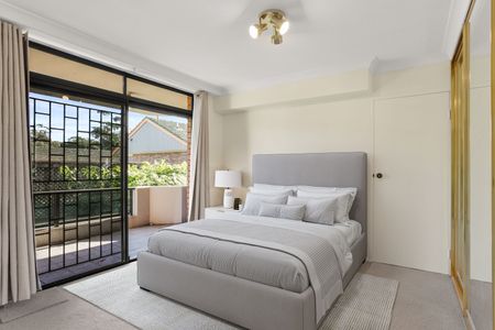 Spacious 2 Bedroom Apartment in the heart of Bondi Beach - Photo 3