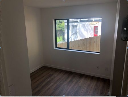 2 bedroom unit, 4 yrs old, modern - Photo 4