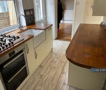 2 bedroom terraced house to rent - Photo 4