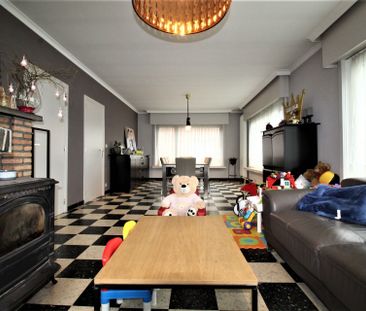 Ruime woning (205 m²) te koop in Oostrozebeke – centraal gelegen tu... - Photo 3