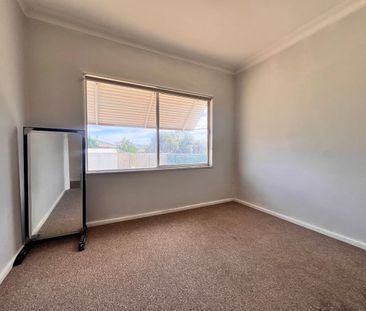 Charming Family Home - Photo 3