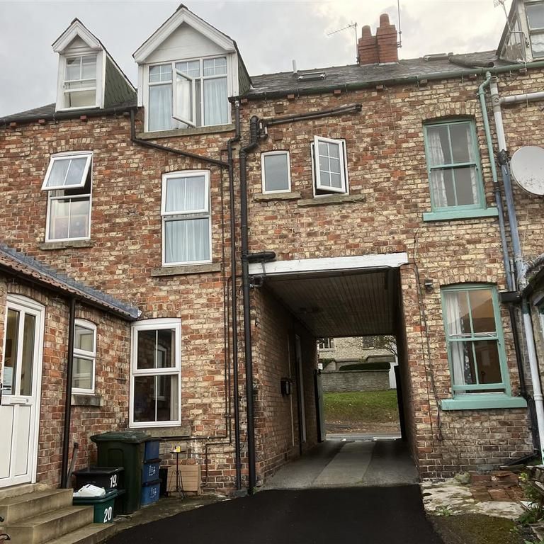 2 bedroom semi-detached house to rent - Photo 1