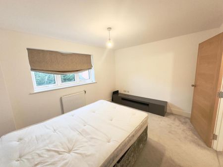 6 bedroom detached house to rent - Photo 5