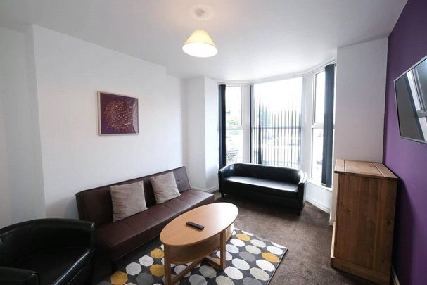 6 bedroom end of terrace house to rent - Photo 1