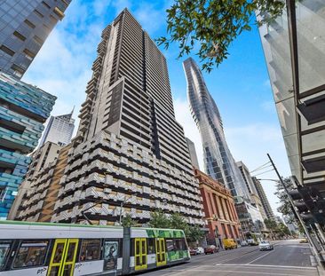 HARBOUR VIEW & LOCATION! - Photo 1