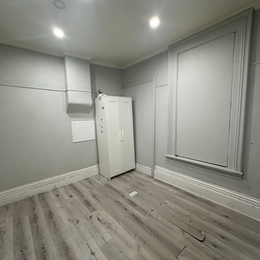 For Lease - 206 Carlton Street Unit# 104, Toronto, Ontario - Photo 1