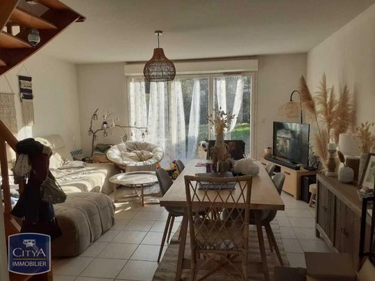 Location Maison 3 pièces 72m² CASTELJALOUX 47700 - Photo 1