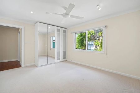 “3 Bedroom Haven in Glenroy” - Photo 2