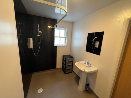 5 Bed Semi-Detached House, Merkland Road, AB24 - Photo 2