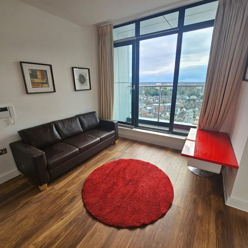 Room in a Shared Flat, Centrillion Point, CR0 - Photo 1