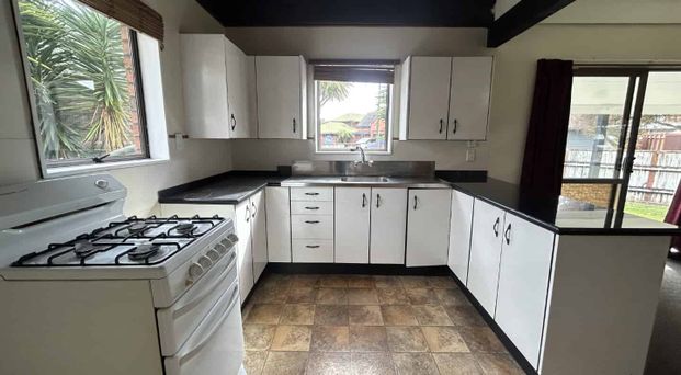 Tidy Family Home - Photo 1