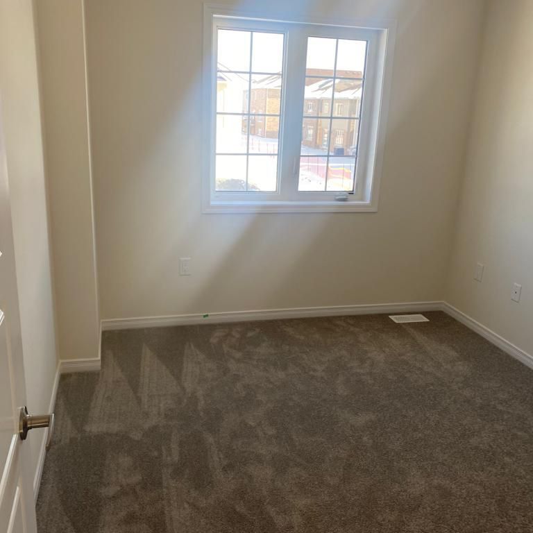 For Lease - 120 Esther Crescent, Thorold, Ontario - Photo 1