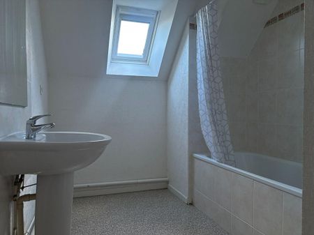 Location Appartement 3 pièce(s) de 62.35 m2 - Photo 2