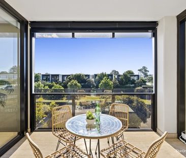 Luxurious 2 bedroom - 2 bathroom Fully Furnished Apartment - Photo 5