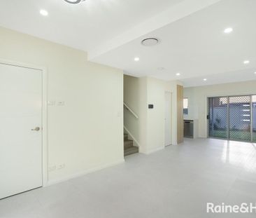 11 Calvert Glade, Quakers Hill, NSW 2763 - Photo 3