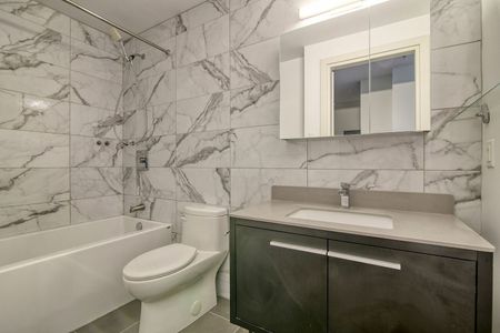 30 Saint-Joseph Est, Montréal, QC - Photo 3