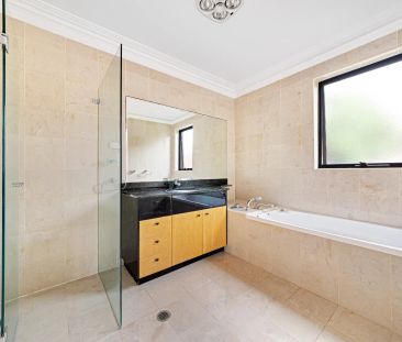 Breathtaking Harbour Views and Elevated Family Living in Greenwich - Photo 5