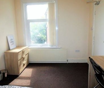 Room in a Shared House, Beaconsfield Road, CV2 - Photo 1