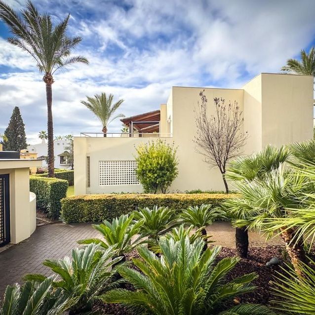 Alquiler de dúplex en CL Montemedio-b Sierra Blanc - Photo 1