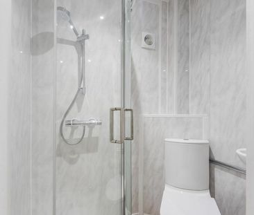 4 bedroom semi-detached house to rent - Photo 6