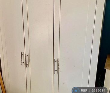 1 bedroom in a flat share to rent - Photo 5