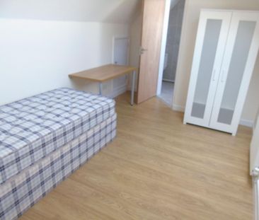 5 bedroom semi-detached house to rent - Photo 2