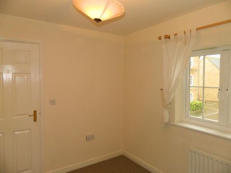 3 bedroom semi-detached house to rent - Photo 4