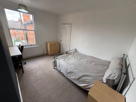 8 Bampton Street - No Deposit & 2 Bathrooms Loughborough - Photo 4