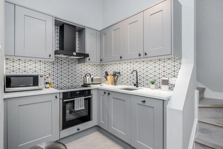 1 bedroom serviced apartment to rent - Photo 3