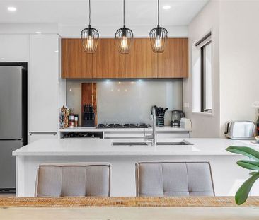 Near-New Home in Prime Albany location - Photo 5