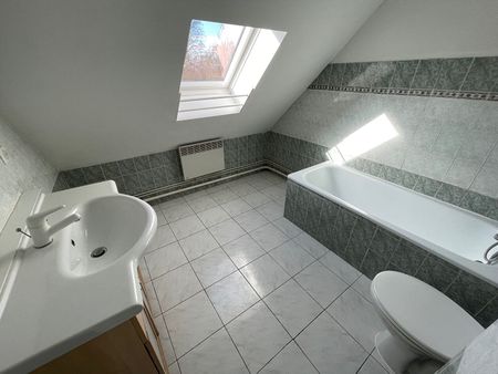 Location Maison 5 pièces 96m² ARMENTIERES 59280 - Photo 4