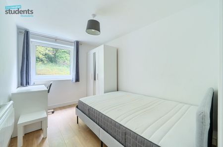 4 bedroom apartment to rent - Photo 2