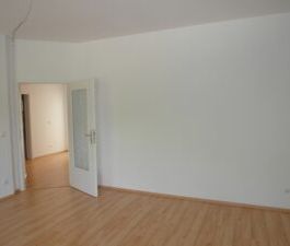 Neundorfer Str. 103, Wohnung 2 ~~~ Balkon, Bad mit Wanne und Dusche... - Foto 2