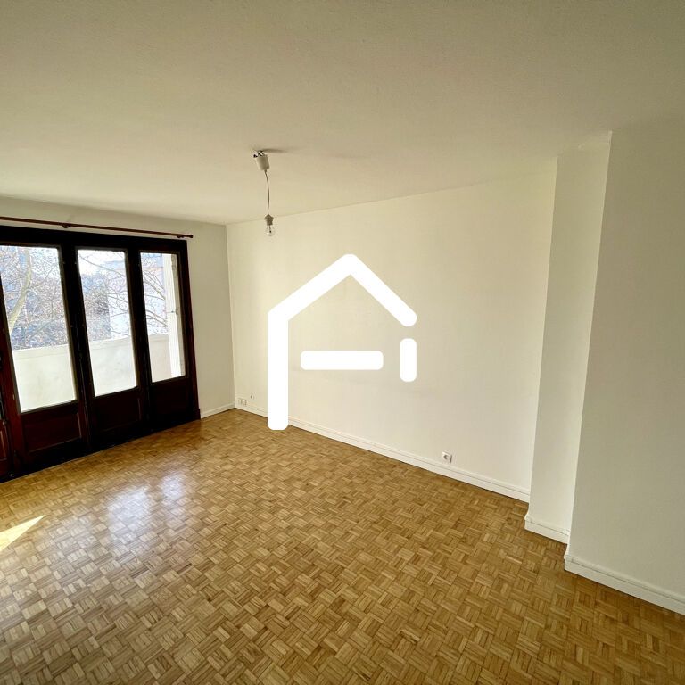 À louer : St Cyprien - grand T2 de 47m² avec balcon, cave et cellier. - Photo 1