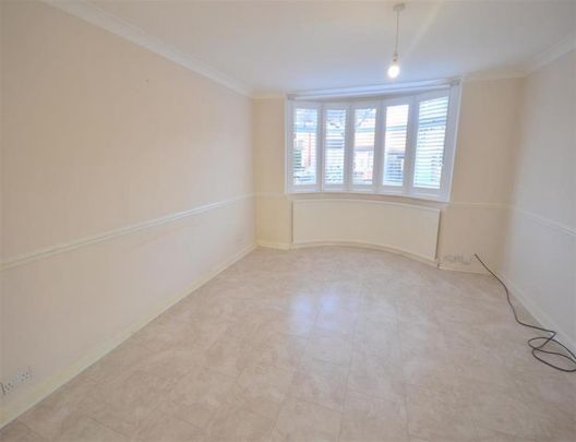 3 Bedroom Semi Detached Available Arranging tenancy - Photo 1