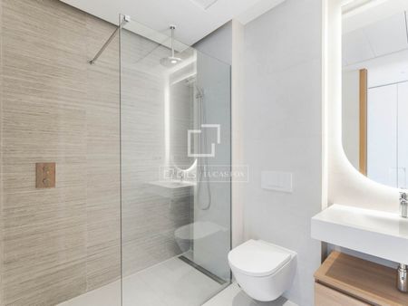 Excellent 3 Bedroom penthouse with 184m² terrace for rent in Pozuelo, Madrid - Photo 5