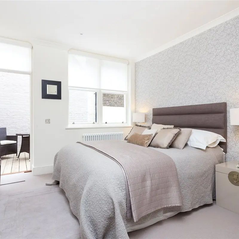 3 bedroom flat in Chelsea - Photo 1